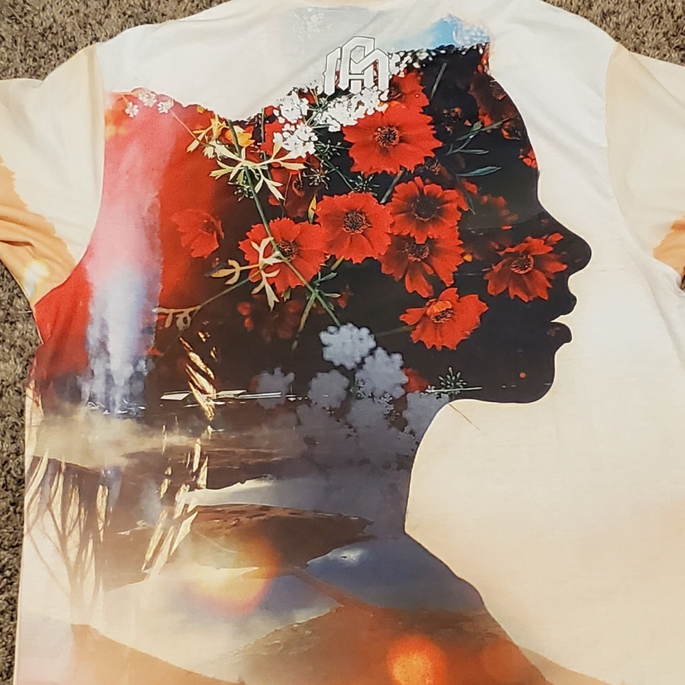 Into the am full graphic t-shirt nwt
